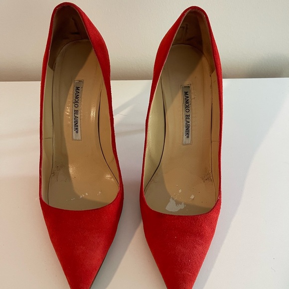 Manolo Blahnik Red Suede Heels Elegant Slip-On Design - Picture 1 of 7
